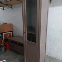 Vetrina Ikea Hemnes e mobile due cassetti 