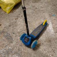 Monopattino tre ruote 