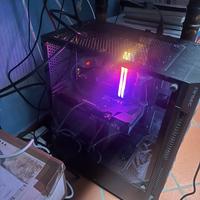 Compuer gaming come nuovo