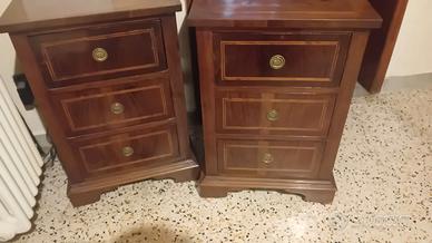 COPPIA DI COMODINI IN LEGNO