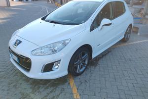 Peugeot 308 Sportium 1.6 eHdi 112cv 5p bianca