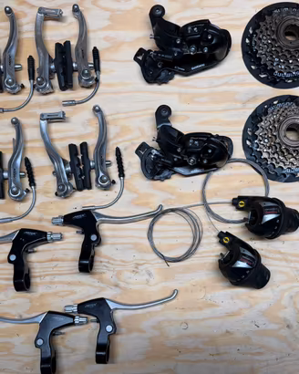 Lotto ricambi Shimano 6 velocità + freni Artek