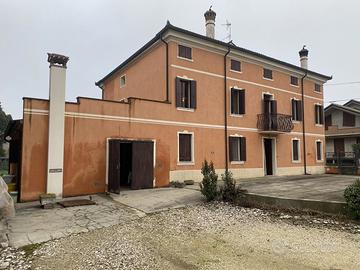 Villa o villino Trecenta [Cod. rif TREC02VRG]