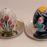2x uova in ceramica dipinte a mano