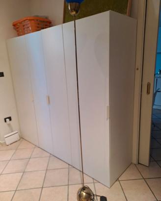 Piantana in ottone con diffusore vetro  Murano blu