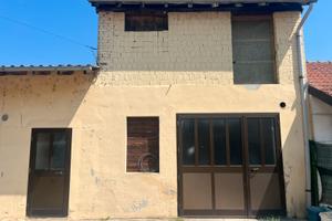 Magazzino rustico garage 96mq