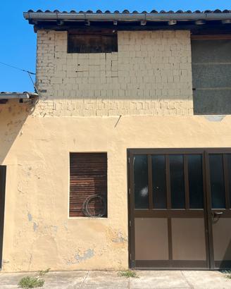 Magazzino rustico garage 96mq