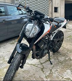 Ktm Duke 390 anno 2022