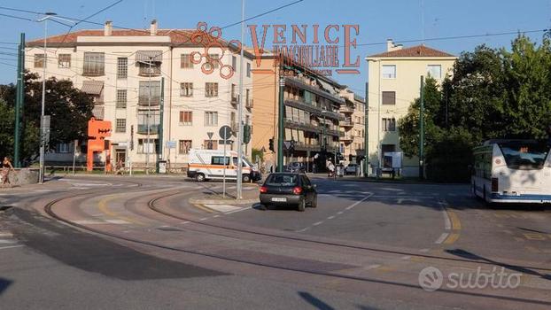 Piazzale Cialdini Superficie 350mq