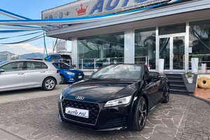 Audi TT CABRIO CAMBIO MANUALE S line cockpit diese
