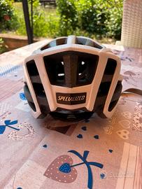 casco bici specialized