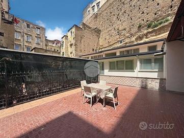 5 LOCALI A NAPOLI