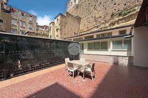 5 LOCALI A NAPOLI