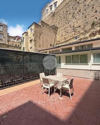 5 LOCALI A NAPOLI