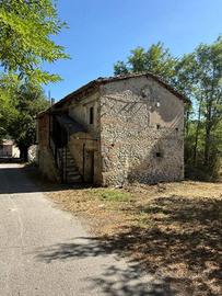 Rustico / Casale di 186 m² con più di 5 locali a C
