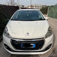 Peugeot 208 1.2 active gpl