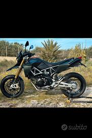 Aprilia dorsoduro 750