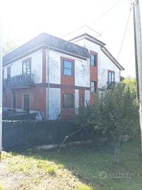 Villa di 295 m² con più di 5 locali e box auto dop