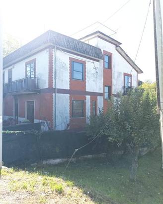 Villa di 295 m² con più di 5 locali e box auto dop