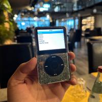 Apple iPod Classic 5ª Gen 30GB – Trasparente