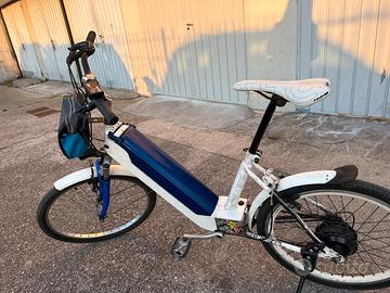 Bicicletta elettrica s. Mania