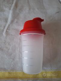 cup quick shaker tupperware