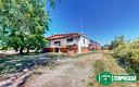villa-con-capannone-tutto-immerso-nel-verde-