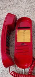 Telefono fisso vintage rosso