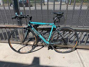 bici bianchi freccia celeste taglia55