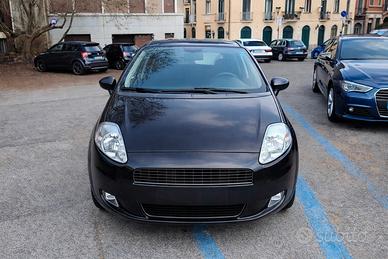 Fiat  Grande Punto 2009 4 porte