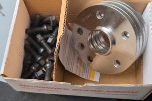 4 distanziali 12mm  golf  5 ,6, 7