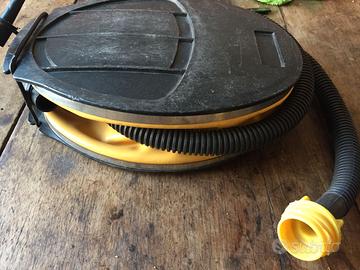 Pompa a pedale campeggio