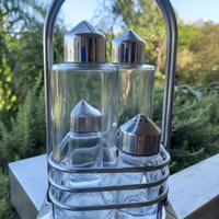 Menage da tavola in acciaio e vetro