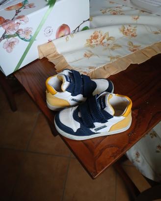 scarpe della Fargotto n23 messe ma in buone condiz