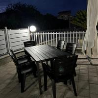 Tavolo e sedie da esterno