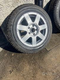 cerchio in lega 7Jx15 H2 con gomma nuova 205/60/15