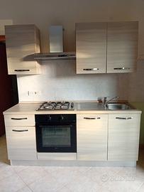 Arredamento casa: camere, soggiorno, ang.cottura