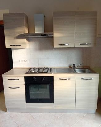 Arredamento casa: camere, soggiorno, ang.cottura