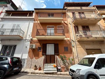 Casa indipendente a Partinico, Via Emma