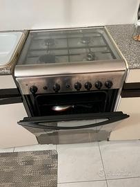 FORNELLO CON FORNO A GAS