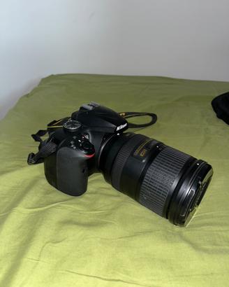 Nikon D3400 + Obiettivo Nikon 18-300 mm