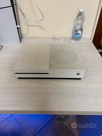 xbox one s + controller