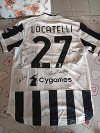 maglia Juventus nuova con autografi giocatori .