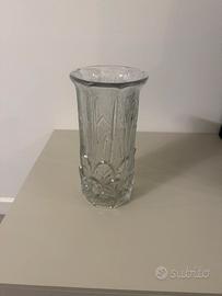 Vaso di vetro lavorato