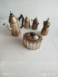 Set caffettiere e portagioie 