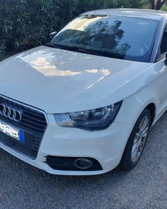 Audi A1 1.6 TDI 90 cv - neopatentati