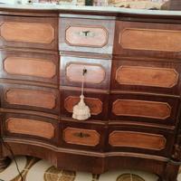 Cassettone antico in legno 