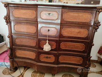 Cassettone antico in legno 