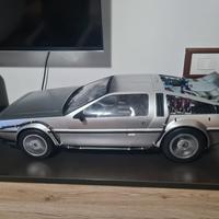 Hot Toys Delorean Mark2