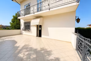 Appartamento di 123 m² con 4 locali e box auto dop